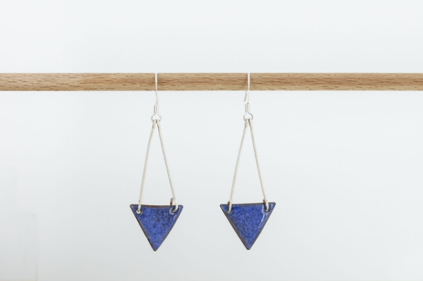 Boucles d’oreilles fanion bleu